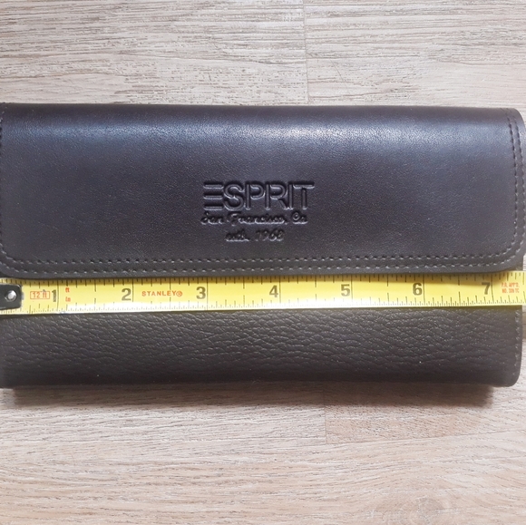 Esprit Pebbled Brown Faux Leather Wallet Billfold - Picture 12 of 14